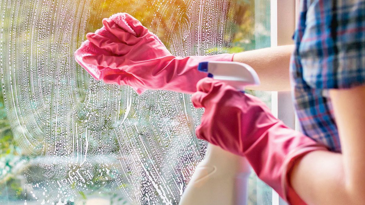 Okna i žaluzie myjeme efektivně